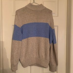 Small aerie mock neck sweater has never been worn